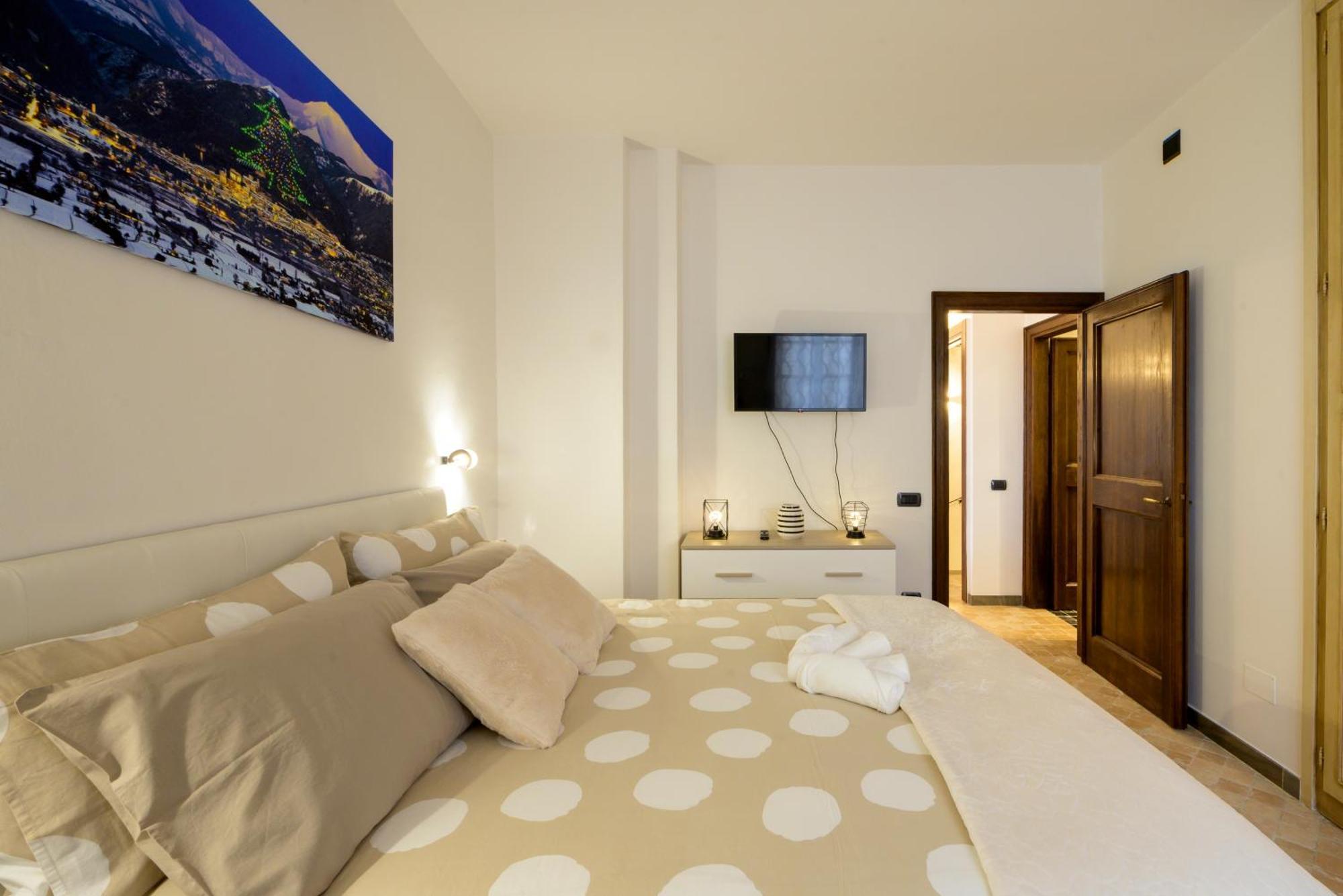 Dimora Giada & Gloria Apartment Gubbio Bagian luar foto