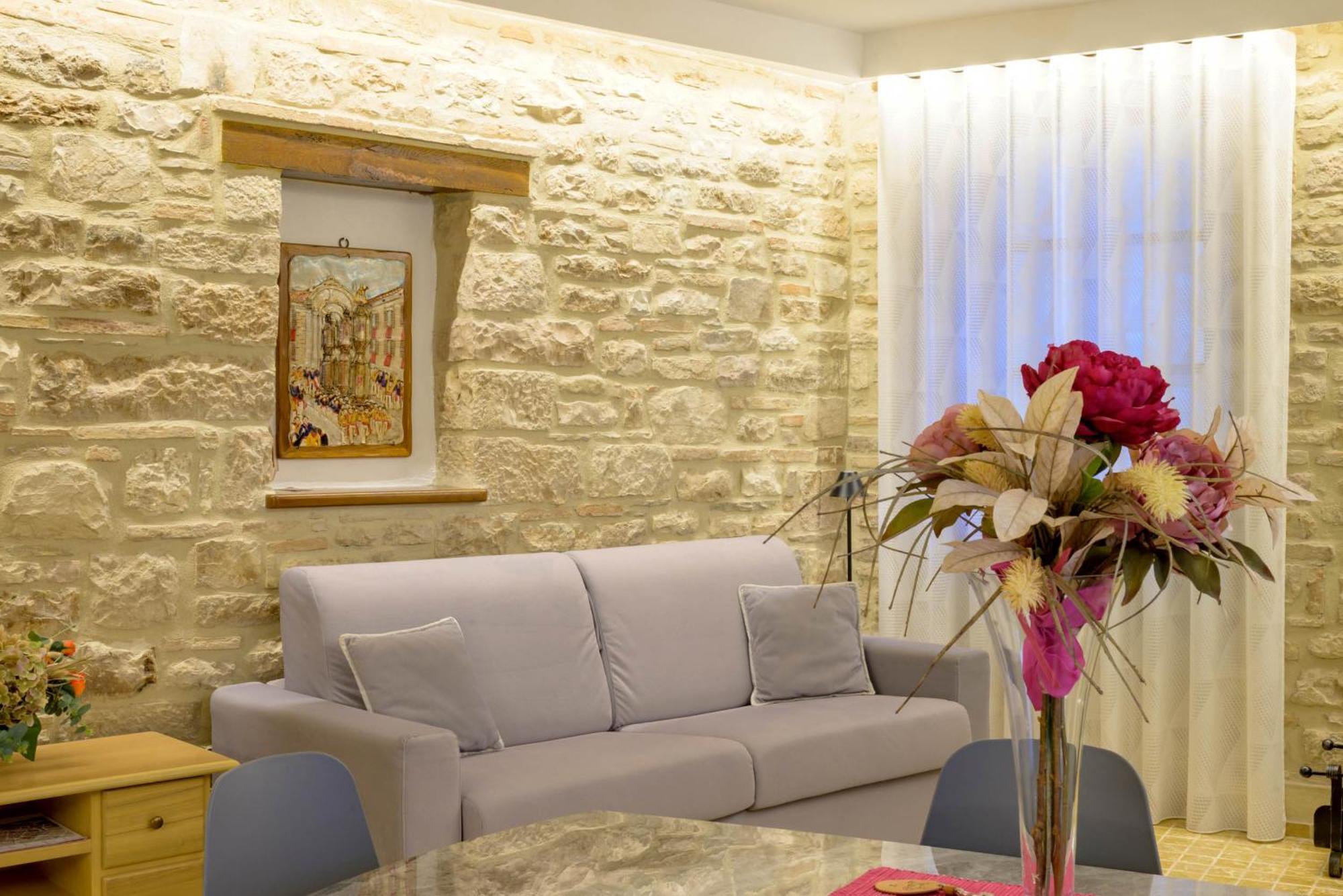 Dimora Giada & Gloria Apartment Gubbio Bagian luar foto