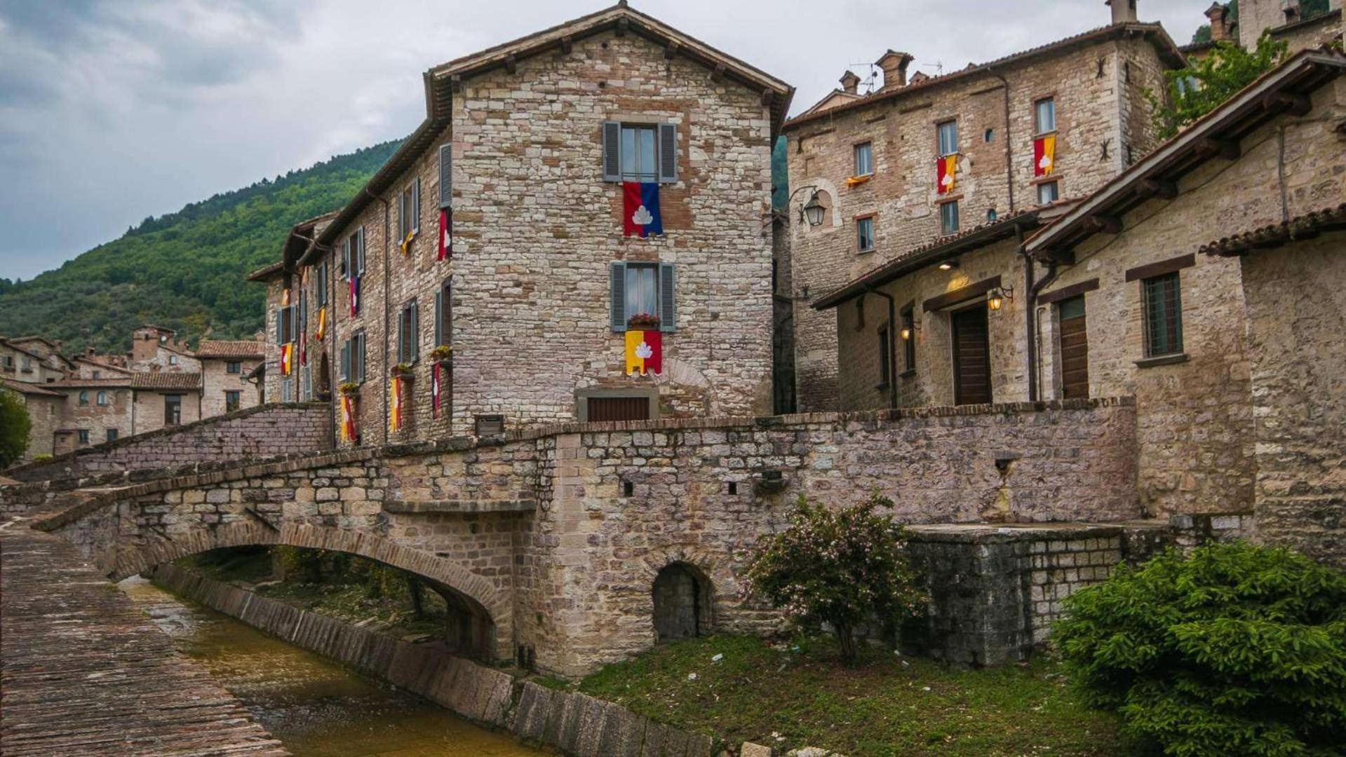 Dimora Giada & Gloria Apartment Gubbio Bagian luar foto