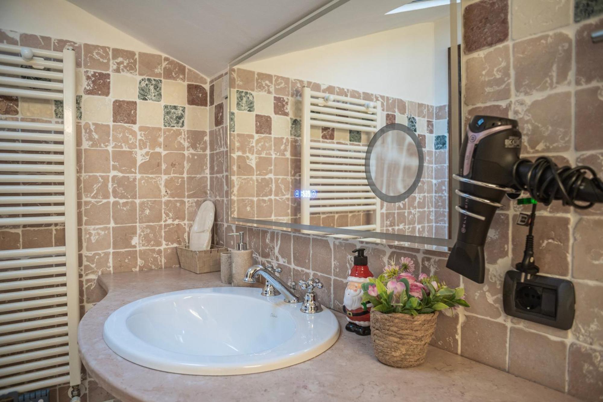 Dimora Giada & Gloria Apartment Gubbio Bagian luar foto